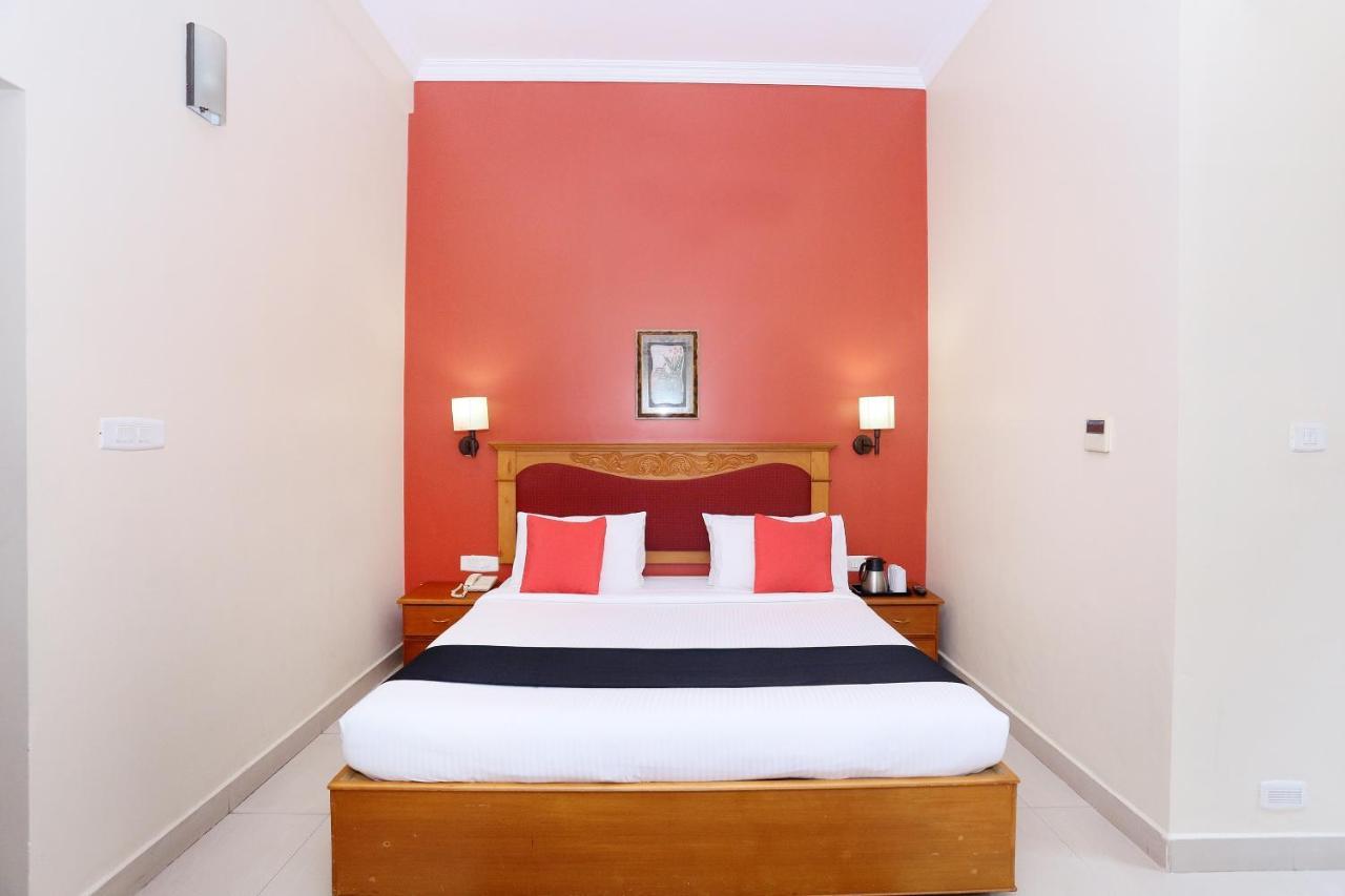 Capital O 45944 Club 7 Otel Tiruvalla Dış mekan fotoğraf