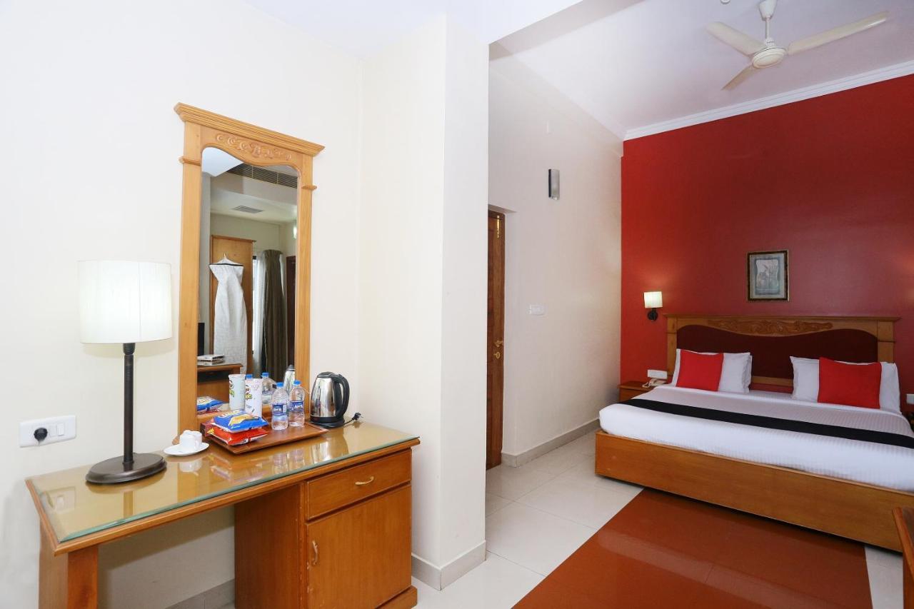 Capital O 45944 Club 7 Otel Tiruvalla Dış mekan fotoğraf
