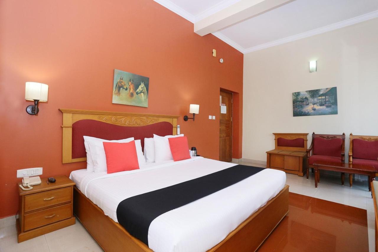 Capital O 45944 Club 7 Otel Tiruvalla Dış mekan fotoğraf