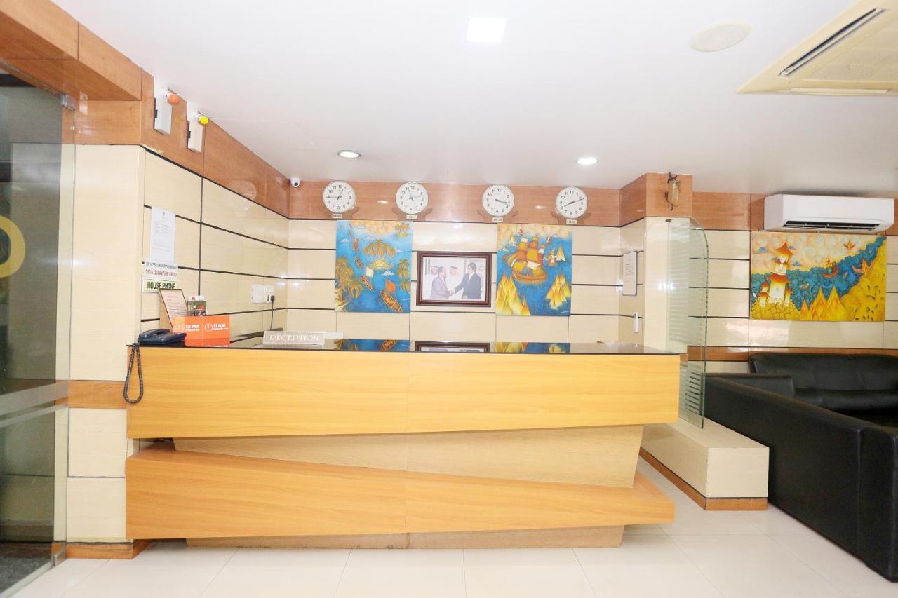Capital O 45944 Club 7 Otel Tiruvalla Dış mekan fotoğraf