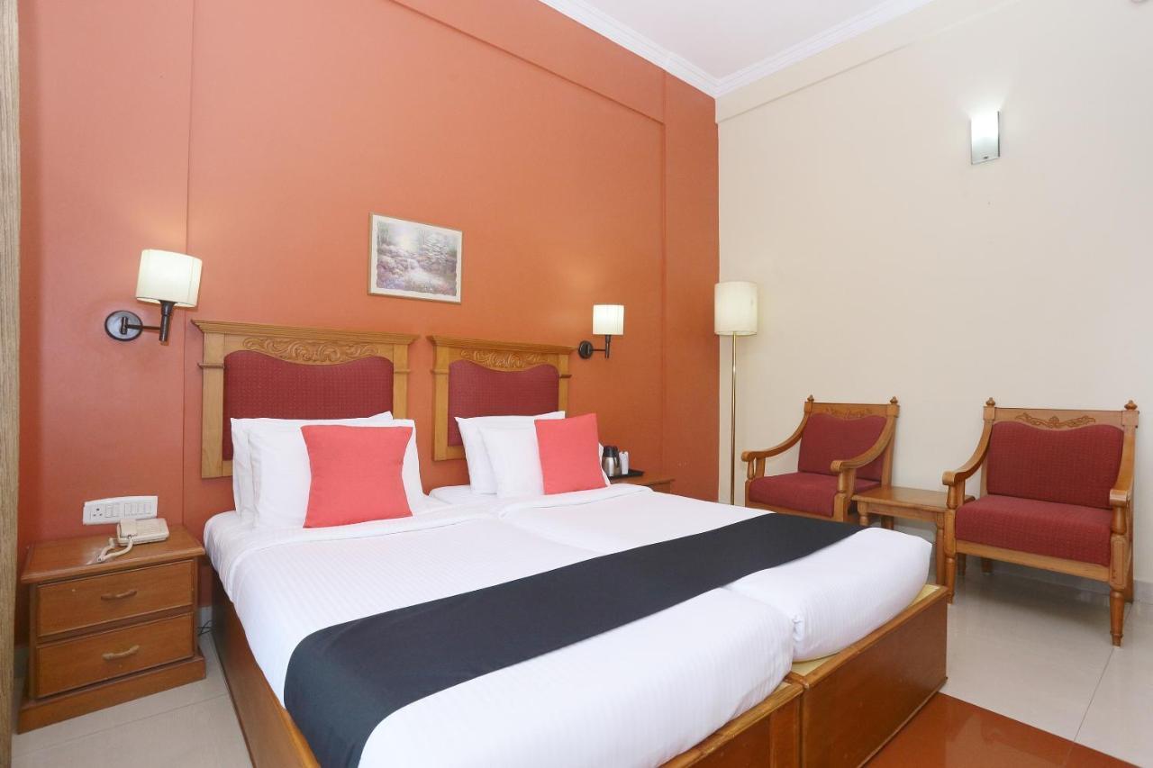 Capital O 45944 Club 7 Otel Tiruvalla Dış mekan fotoğraf