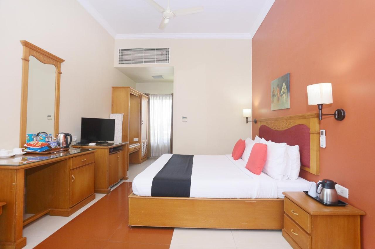 Capital O 45944 Club 7 Otel Tiruvalla Dış mekan fotoğraf