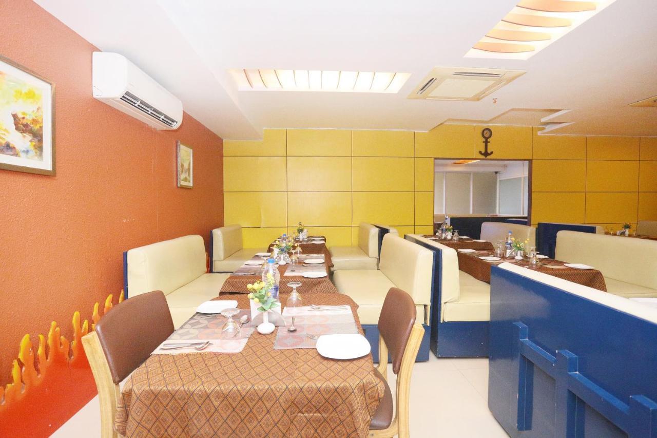 Capital O 45944 Club 7 Otel Tiruvalla Dış mekan fotoğraf