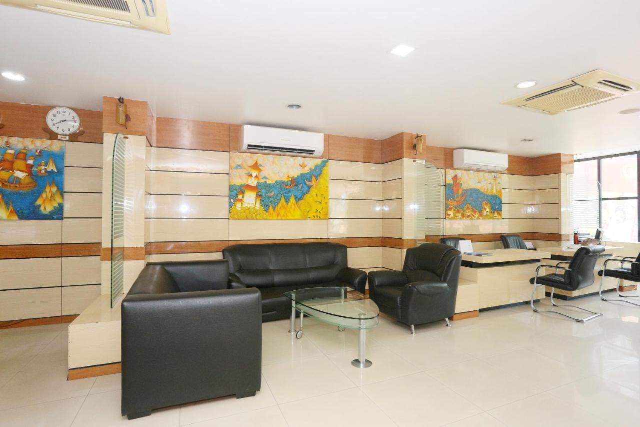 Capital O 45944 Club 7 Otel Tiruvalla Dış mekan fotoğraf