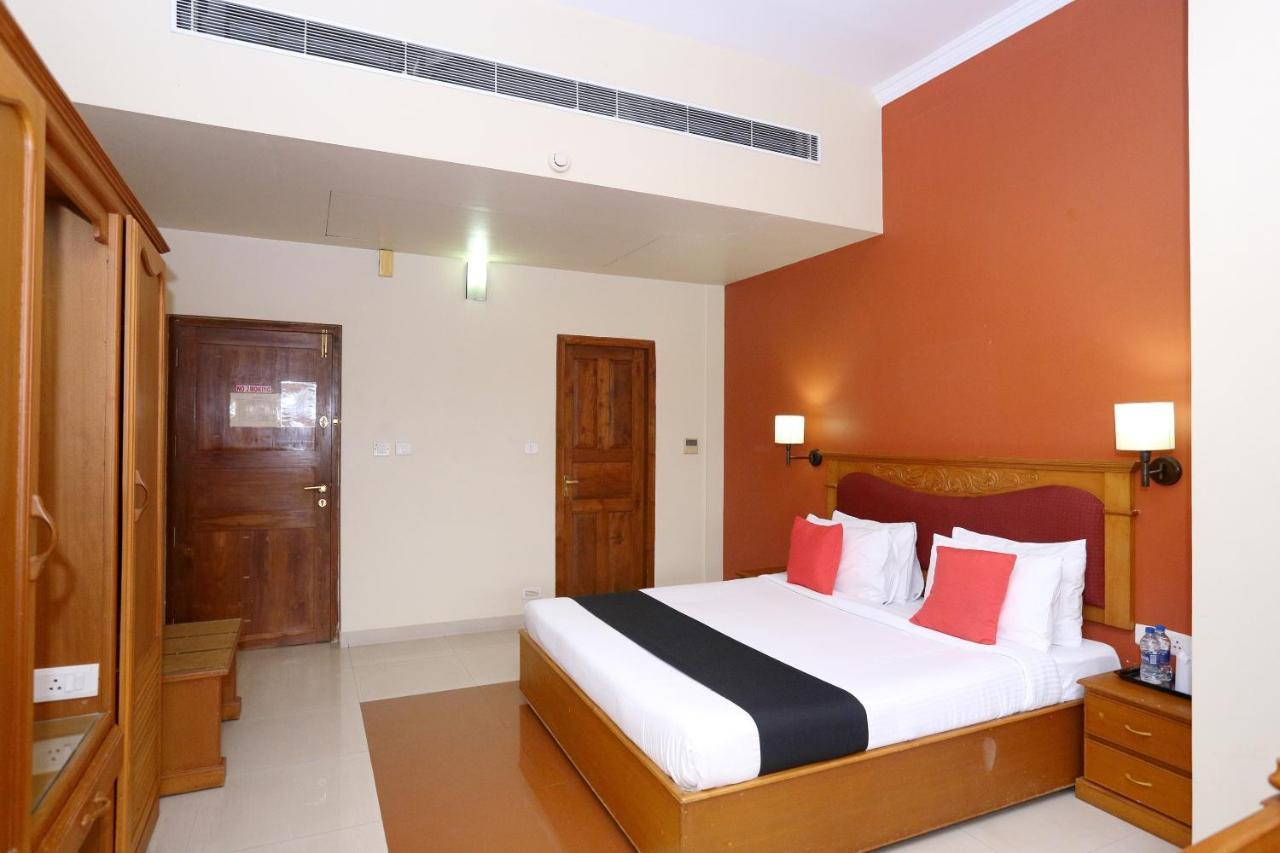 Capital O 45944 Club 7 Otel Tiruvalla Dış mekan fotoğraf